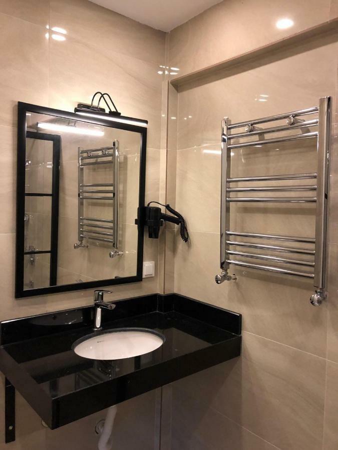 פוצ'ה Victoria Hotel And Lounge מראה חיצוני תמונה