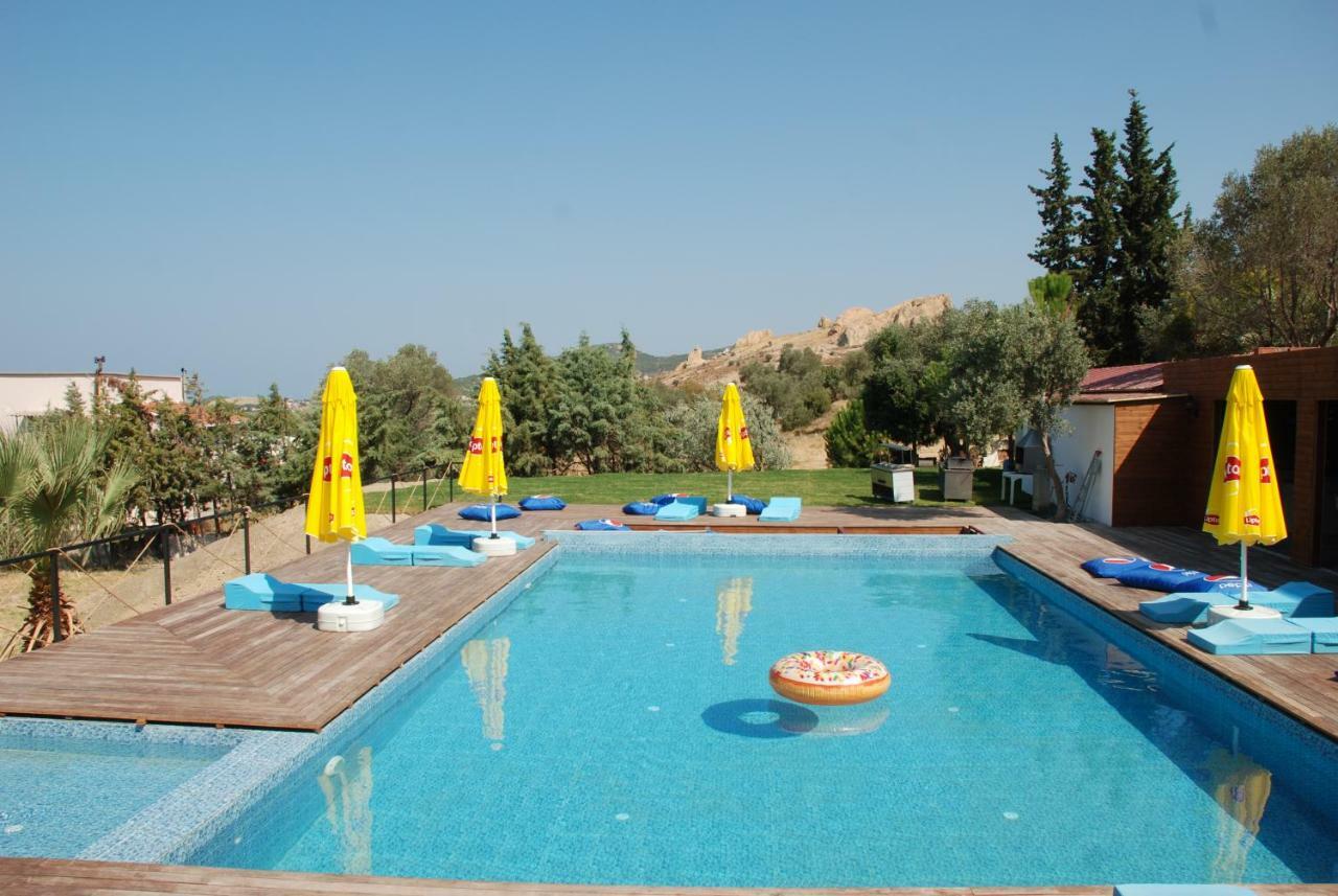 פוצ'ה Victoria Hotel And Lounge מראה חיצוני תמונה