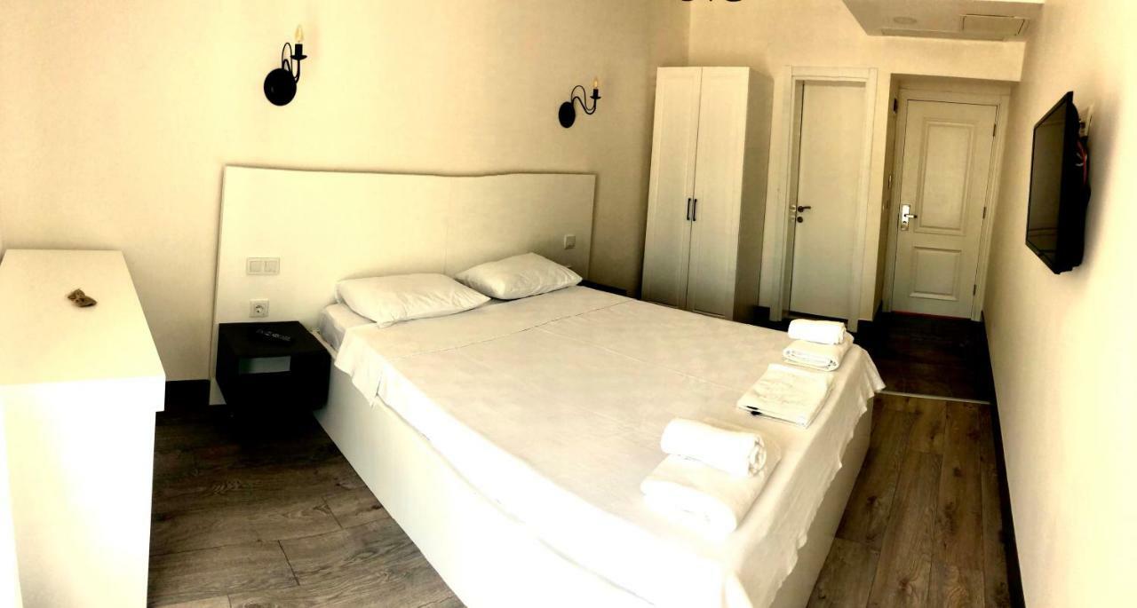 פוצ'ה Victoria Hotel And Lounge מראה חיצוני תמונה