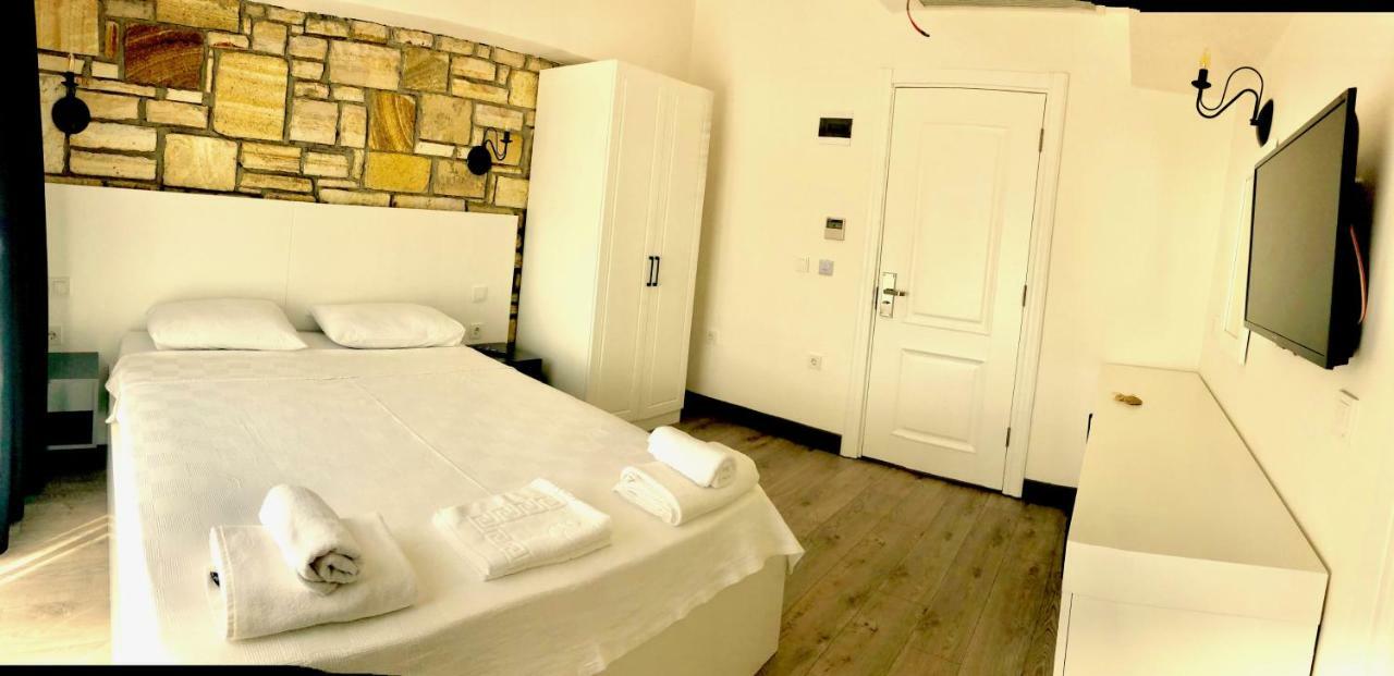 פוצ'ה Victoria Hotel And Lounge מראה חיצוני תמונה